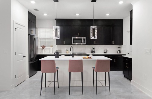 Florida Center House | The Glamorous | Luxe home on I-Drive, steps to dining, attractions, parks, shops