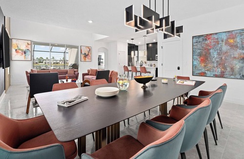 Florida Center House | The Glamorous | Luxe home on I-Drive, steps to dining, attractions, parks, shops