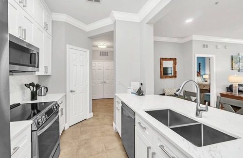 Crestwynd Bay Condo | The Magical Dream Getaway | Top Floor Oversized Condo with Kids Bedroom
