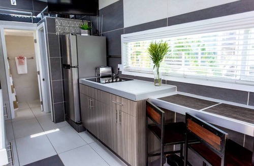 Northwest Orlando House | The Ritz- Lakefront Tiny House in Orlando