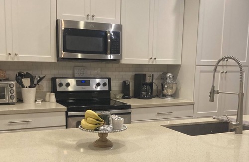 Oviedo House | Townhome - Oviedo on the Park! Close to UCF, restaurants, shopping and the 417!