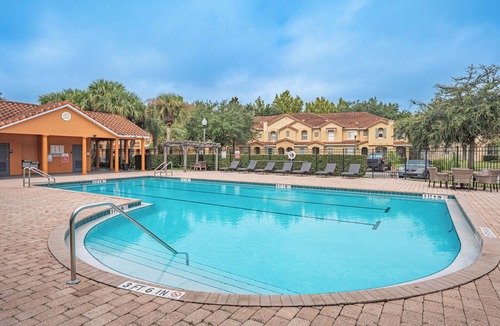Crestwynd Bay House | Townhouse in Kissimmee. Minutes from Disney Parks