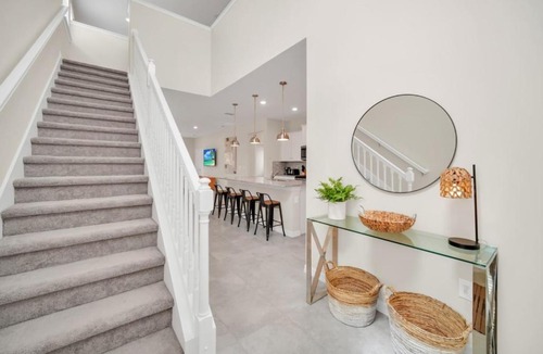 Loughman Villa | Ultimate 6 Bedroom 5 Bathroom - Brand New House villa