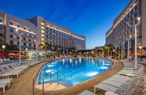 Florida Center Resort | Universal's Endless Summer Resort - Surfside Inn and Suites