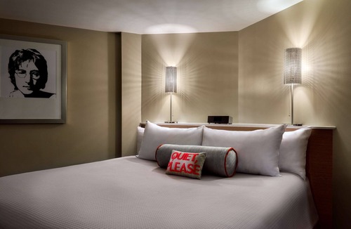Florida Center Hotel | Universal's Hard Rock Hotel