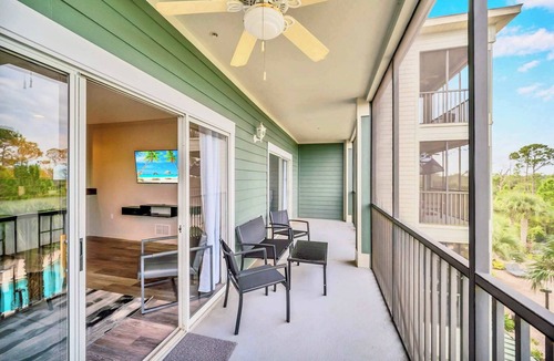 West Kissimmee Condo | Upstay: 2BR Condo with Hot Tub, Pool & Sauna—for 6