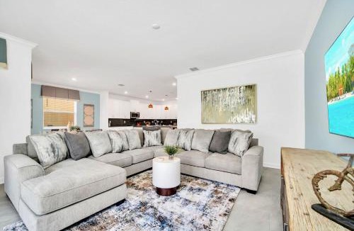 Orlando House | Upstay 6BR Resort Home w Pool & Basketball Court