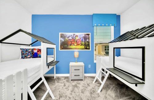 Orlando House | Upstay 6BR Resort Home w Pool & Basketball Court