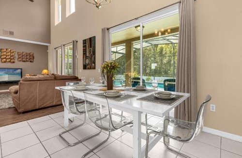 Crescent Lakes House | Upstay Home w Pool Hot Tub & Patio - Pet Friendly