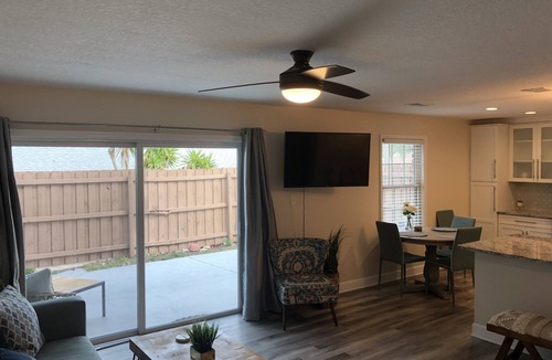 Casselberry Condo | Very Special HGTV Type 2 bed 1 bath