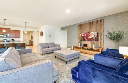 Loughman House | VHC540 - Solterra Resort - 7 Bed 5,5 Baths Villa