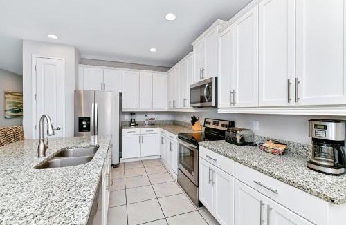 West Kissimmee House | Vibrant Home Near Disney With Media Room, Themed Rooms, Game Room And Waterpark & Resort Access At Encore Resorts Reunion - 7450Mr