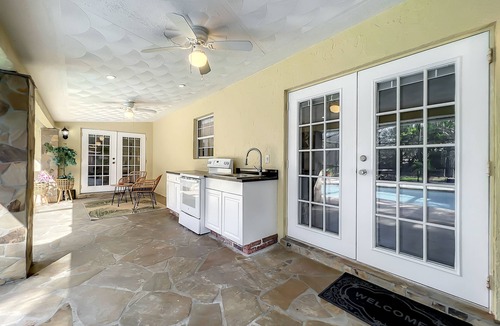 Orlando House | Villa Pilar - King Bed Pool Outdoor Kitchen & Dining Near Attractions