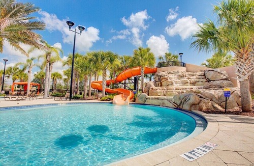 Loughman House | Water Park! Heated Pool + Lazy River + Game Room