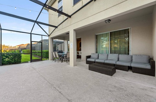 Loughman House | Water Park! Heated Pool + Lazy River + Game Room