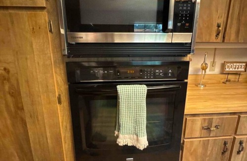 Mount Plymouth Cabin | Welcome To Orlando's Chic Cabin! KING BED, FIREPLACE, SAUNA, HOT TUB, GAMES