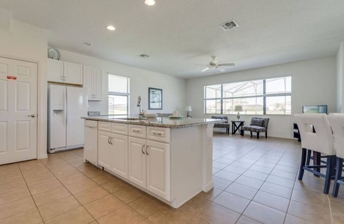 Davenport House | Wi-Fi - Private Pool - Multiple TVs - Providence
