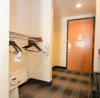 Airport North Hotel | Wingate By Wyndham - Orlando International Airport- Free Hot Breakfast