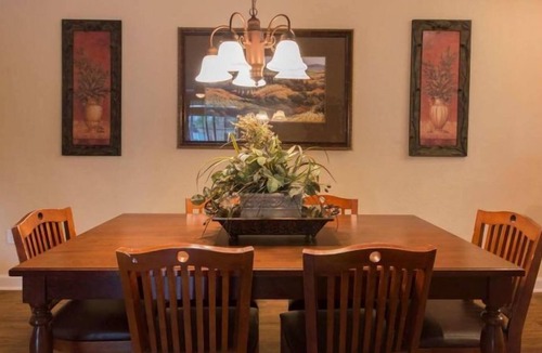 Four Corners Apartment | Your Home Away From Home! Fere Parking, Kitchenette, Pool, Private Balcony