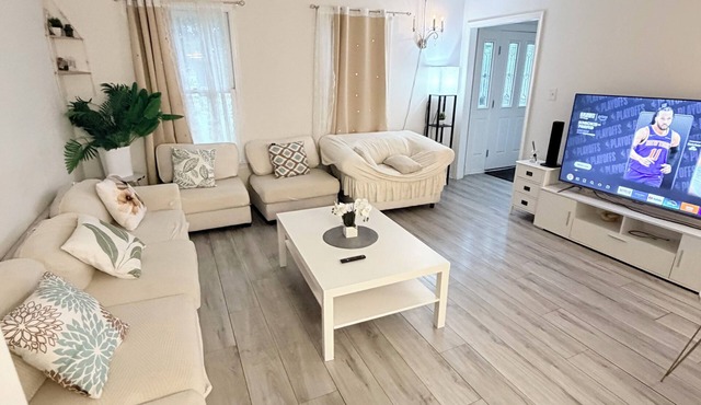 Spacious 5-bedroom 11 beds house in Near DC in Silver Spring