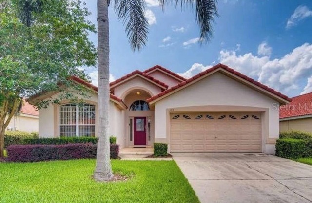 4 BDRM 3 Bath Home with Private Screened and Heated Pool- 15 Min to Disney