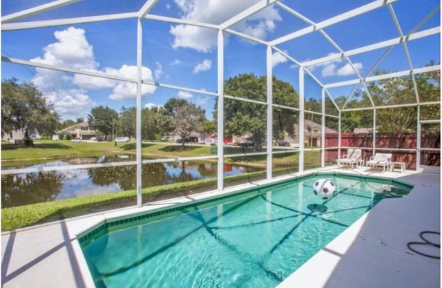4 Bedroom Disney Area Pool Home with Lake View