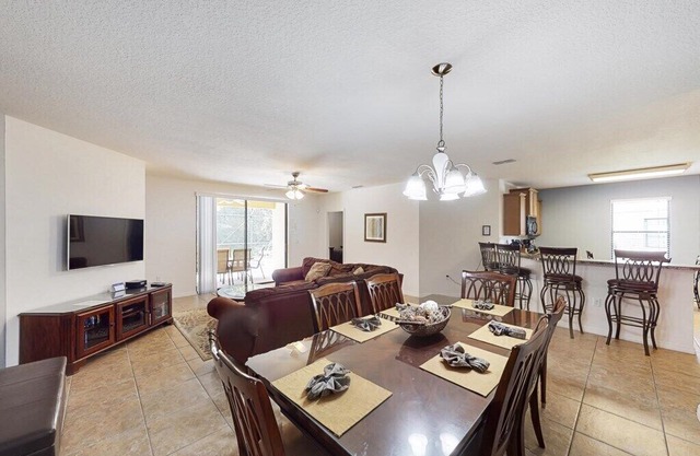 5 bedroom accommodation in Davenport