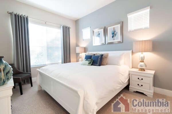 5 BR 6 BA Villa 5 min to Disneyworld with BBQ Grill