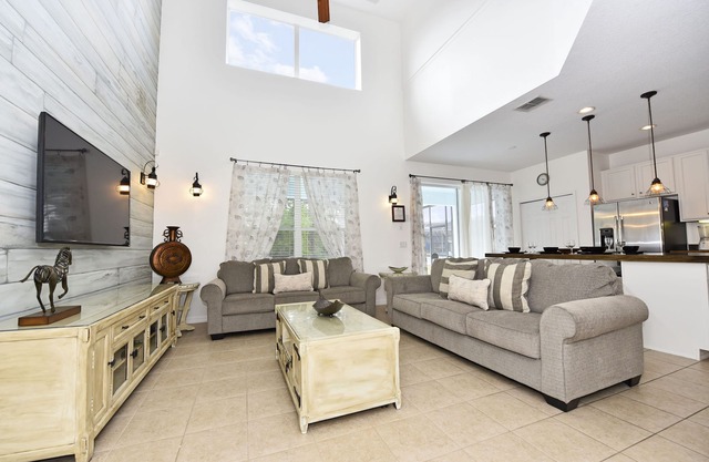 Beautiful 7 Bed Gated Pool Home At Watersong Resort