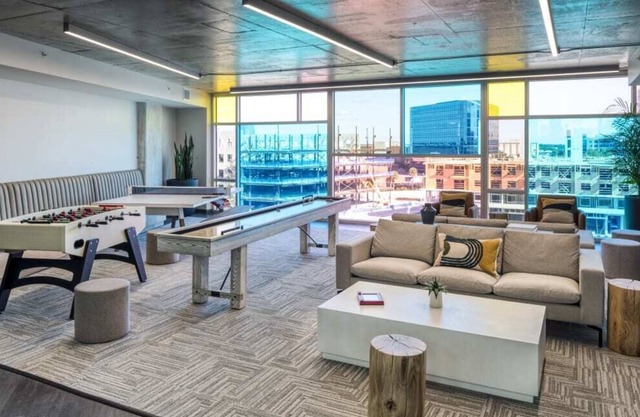 BEAUTIFUL CONDO DOWNTOWN