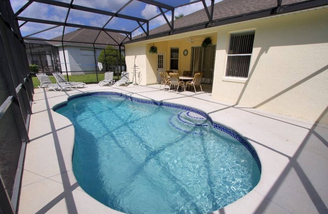 Calabay - 8 guests - 4 bedrooms Pool Home with Game Room