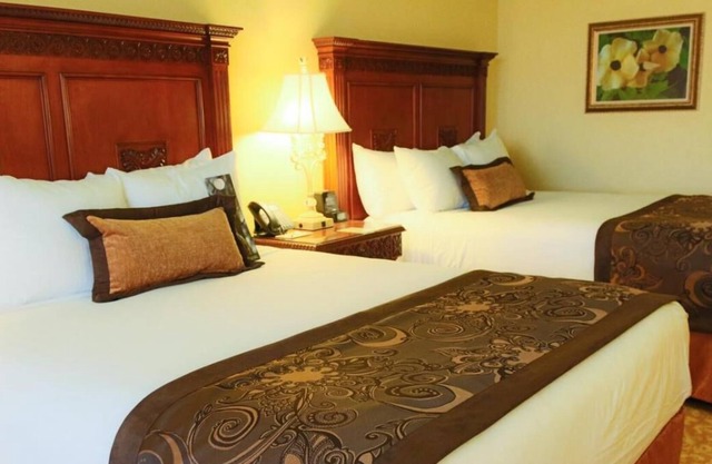 Disney is Calling! 3 Great Units, Close to Disney's Hollywood Studios, Golf