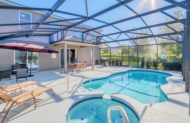 Family Resort - 6BR Home - Private Pool, Hot Tub and BBQ!