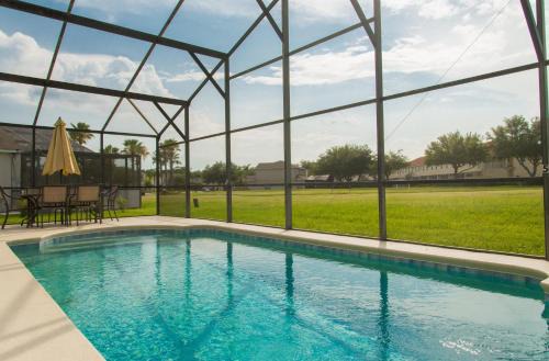 Gated Community!! Sparkling Private Pool, Near Disney