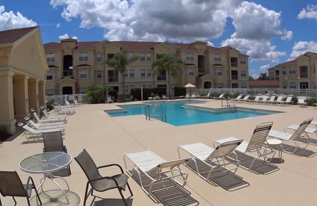 Gorgeous 2 bedroom condo, gated community conveniently located close to Disney!