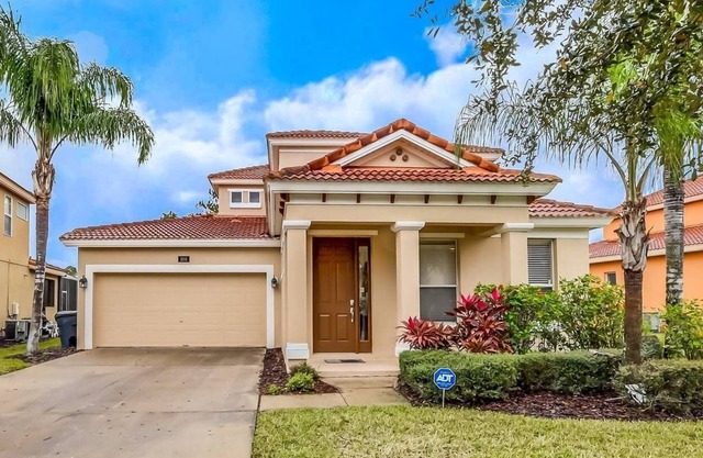 Lovely Pool Home, Very Private, No Rear Neighbors!