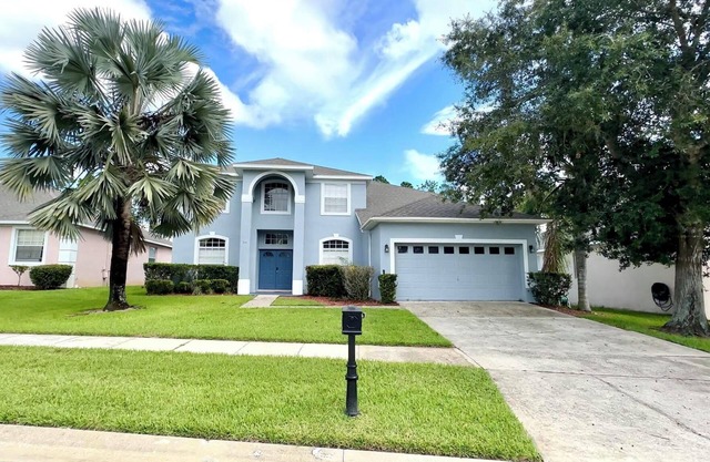 Modern and Well Equipped 6/3 Pool Home on Golf Community. Perfectly accommodating for families with ample space inside and out!