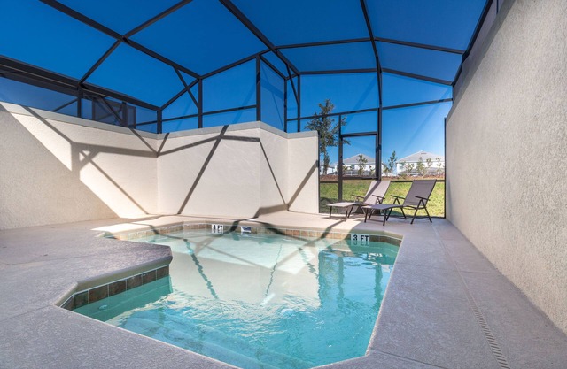 Pet-Friendly 5BR Retreat: Private Pool, Sleeps 11 - 8931