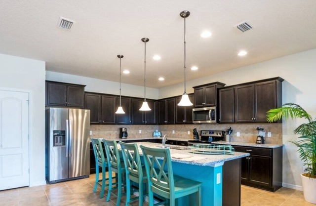 Resort 9BR Villa/ Amenities/Pool&Spa/Near Disney, Sea World, Universal (1678)