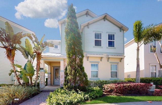 Snowbird-friendly home with private pool, patio, game room & high-speed WiFi