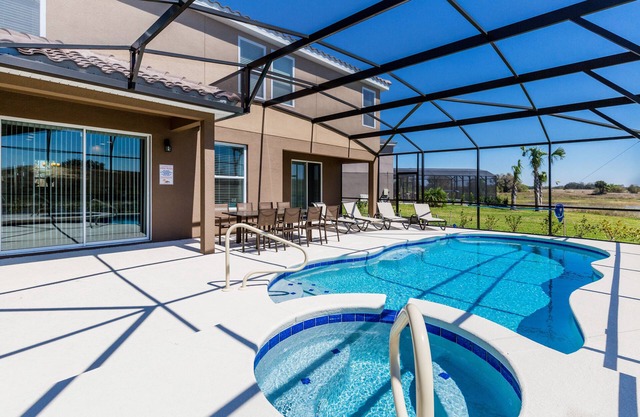 ⛱ Solterra - 5★ Clubhouse + Lazy River - South Facing Pool & Spa- Games Room ✈