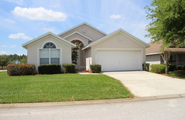 Spacious 4 bed, 2 bath private south facing pool home villa with games room at Florida Pines near Disney, Orlando, Florida