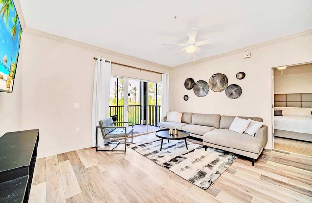 Upstay: 2BR Condo Near Disney w Pool & Hot Tub