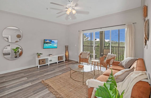 Upstay Large Family Condo w Hot Tub, Pool, Sauna