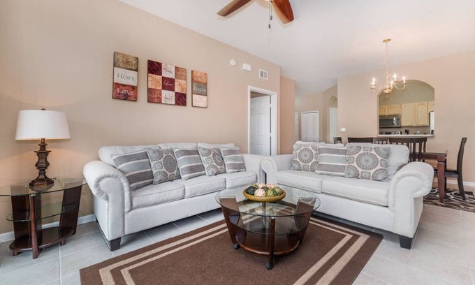 Windsor Hills Apartment | 116 m² Apartment ∙ 3 bedrooms ∙ 8 guests