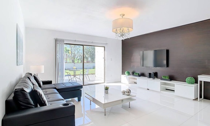 Florida Center North Apartment | 158 m² Apartment ∙ 2 bedrooms ∙ 5 guests