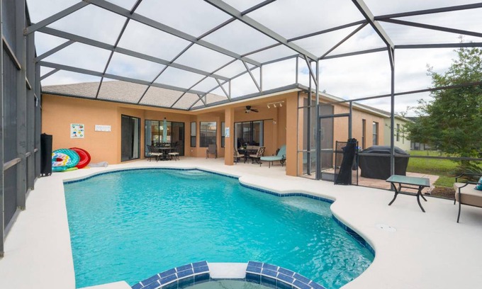 Legacy Park House | 240 m² House ∙ 4 bedrooms ∙ 8 guests