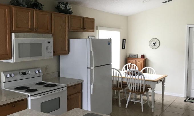 Florida Pines House | 3 Bedroom Pool Home