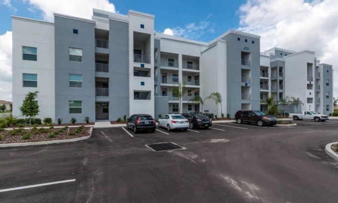 Kissimmee Apartment | 3 Bedrooms/2 Bathrooms/Storey Lake (4751-308 CT)