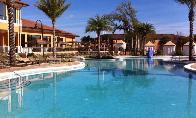 Kissimmee House | 4 BR unit with 2 King Size Ensuite BR , 3 Mi to Disney, 1 min to Pool, Free WiFi